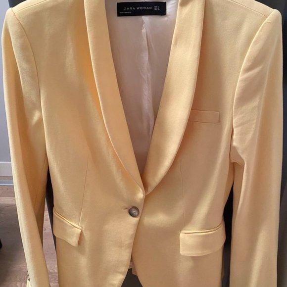 Yellow Zara Woman single button blazer. Size S. - Picture 2 of 4